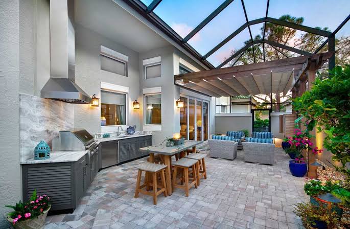 5 Best Outdoor Kitchen Builders in Cape Coral – Explore backyard cooking spaces made for entertaining